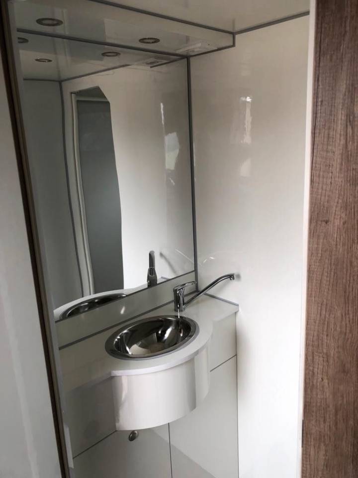 Camión para caballos Otra marca FUSO  0 Nuevo