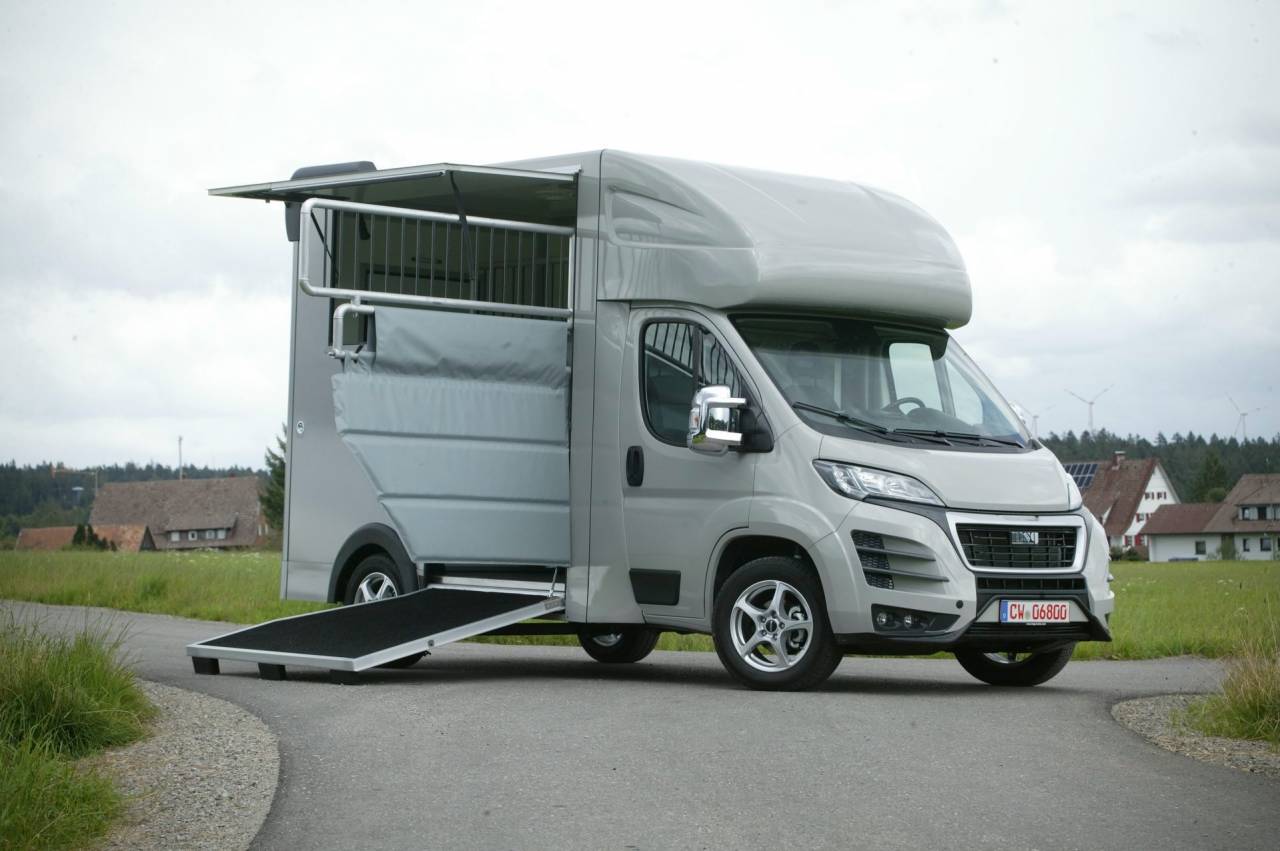 Furgoneta para caballos Otra marca PEUGEOT 0 Nuevo