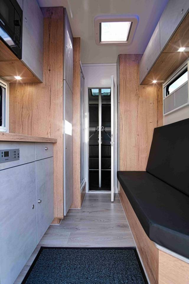 Camión para caballos Iveco IVECO 0 Nuevo