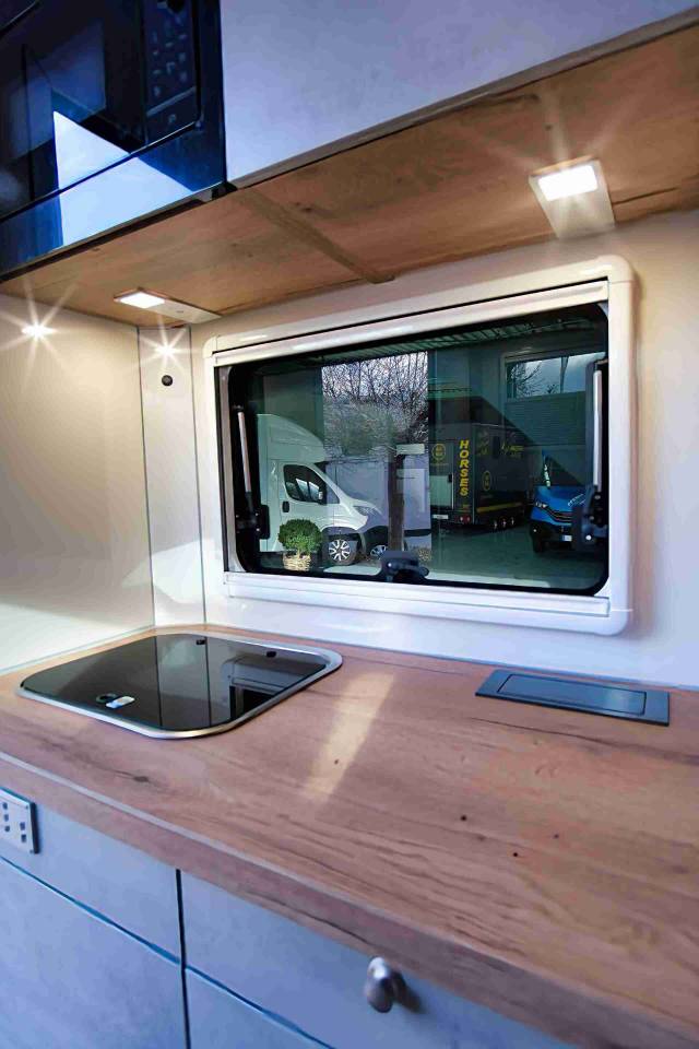 Camión para caballos Iveco IVECO 0 Nuevo