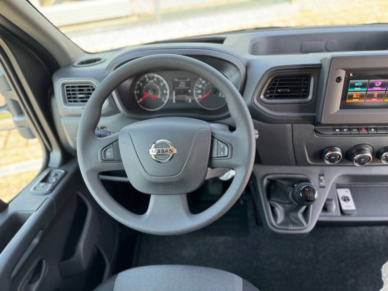 Furgoneta para caballos Otra marca NISSAN 0 Nuevo