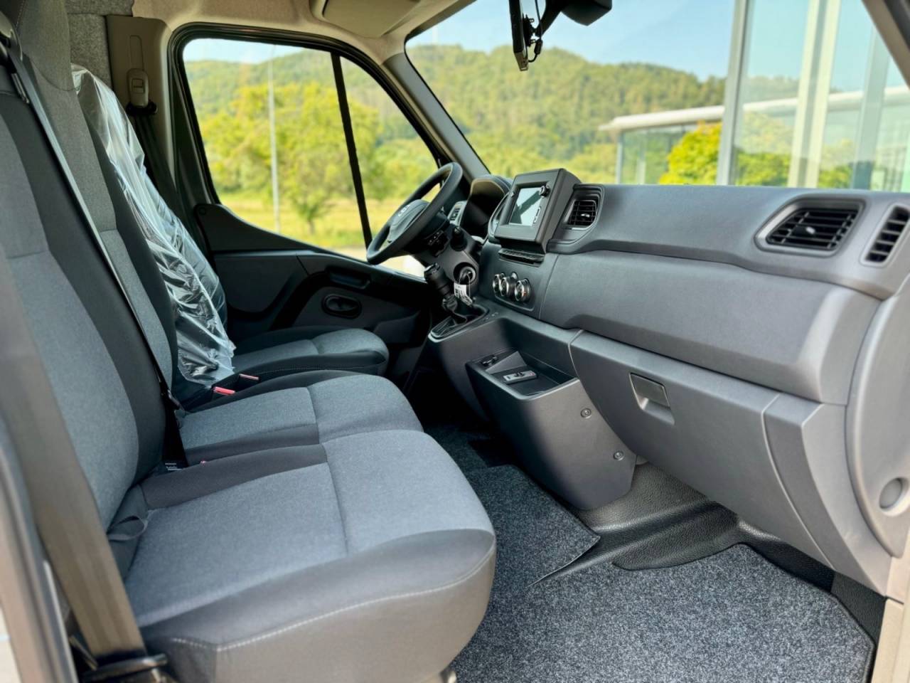 Furgoneta para caballos Otra marca NISSAN 0 Nuevo