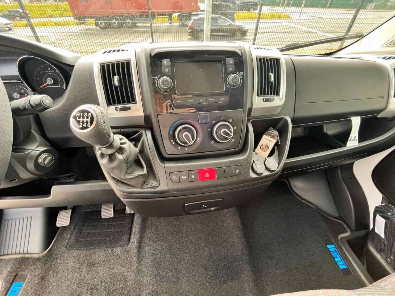 Furgoneta para caballos Otra marca PEUGEOT 0 Nuevo