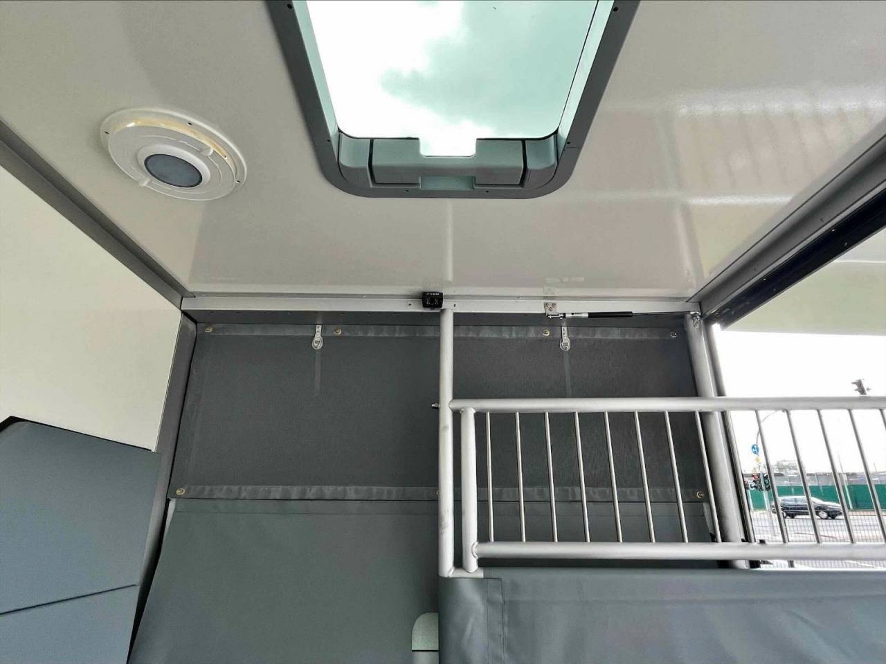 Furgoneta para caballos Otra marca PEUGEOT 0 Nuevo