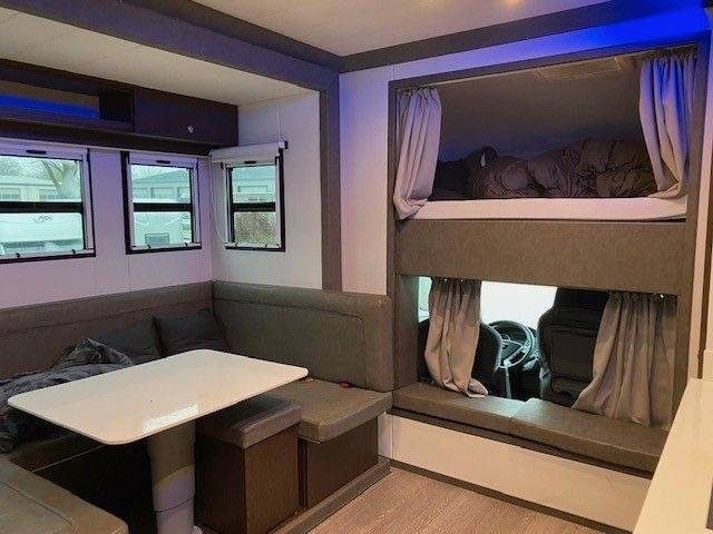 Camión para caballos Man MAN 0 De segunda mano