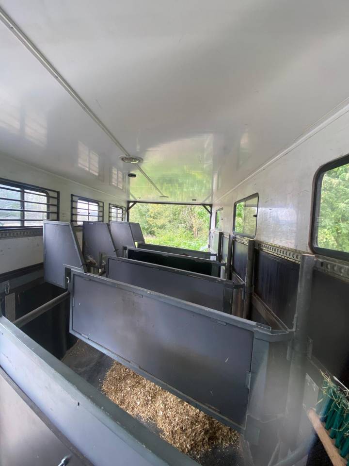 Camión para caballos Scania SCANIA 0 De segunda mano