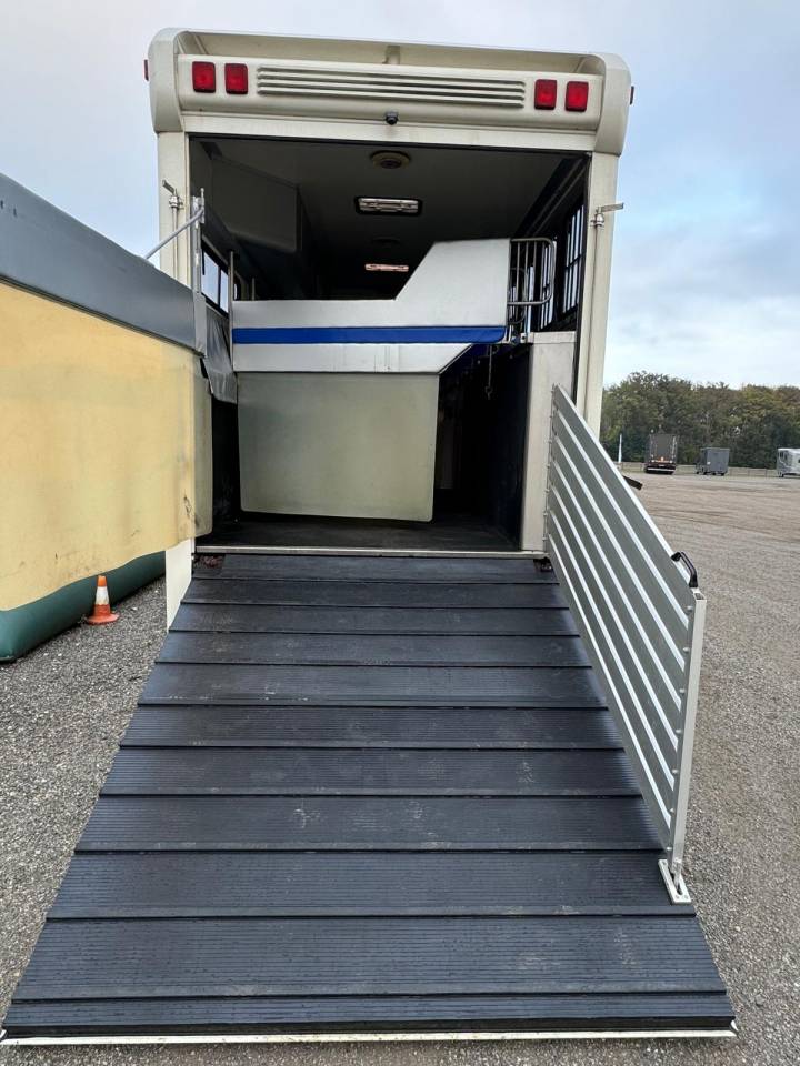 Camión para caballos Man AK 2007 De segunda mano