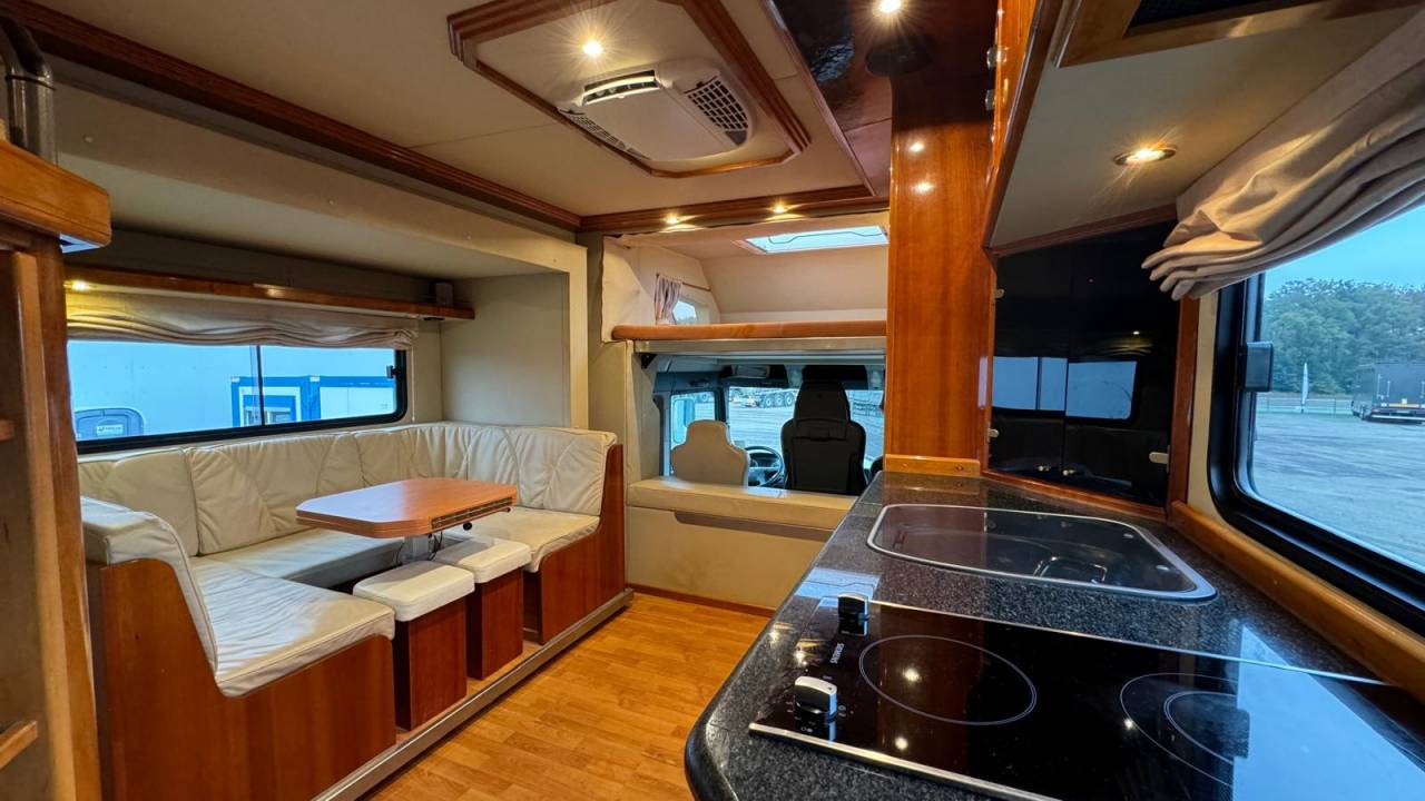 Camión para caballos Man AK 2007 De segunda mano