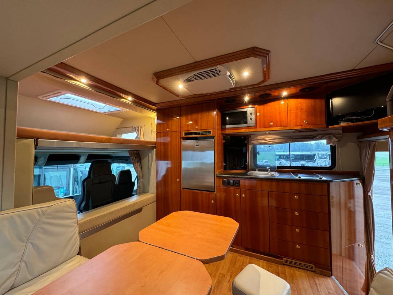 Camión para caballos Man AK 2007 De segunda mano