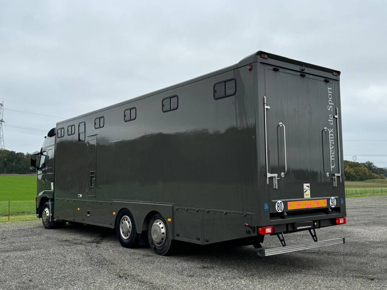 Camión para caballos MTM VOLVO 2006 De segunda mano