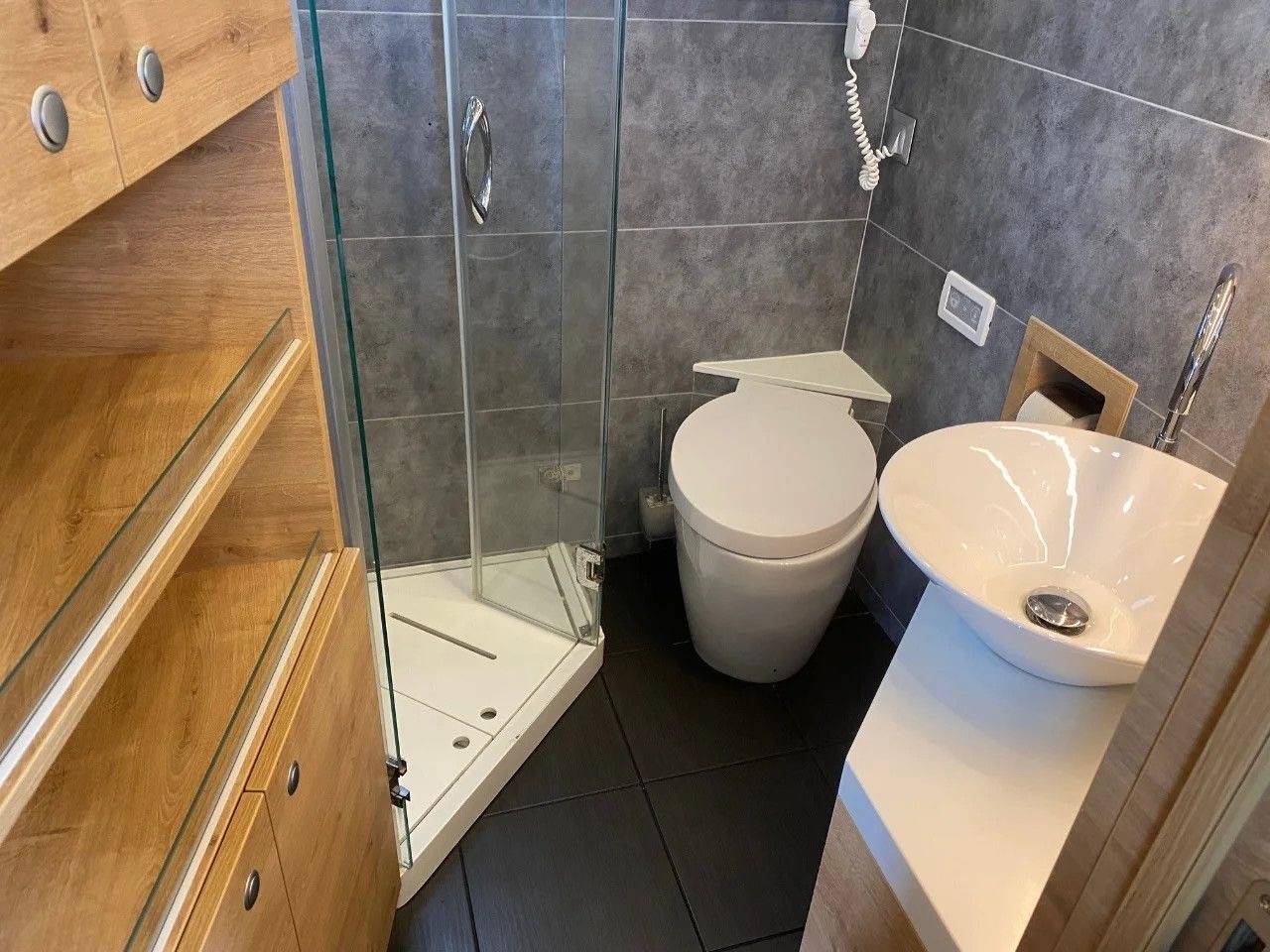 Camión para caballos Mercedes MERCEDES-BENZ 0 De segunda mano