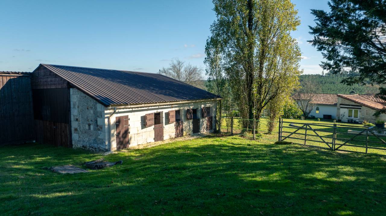 Propiedad ecuestre En venta Charente
