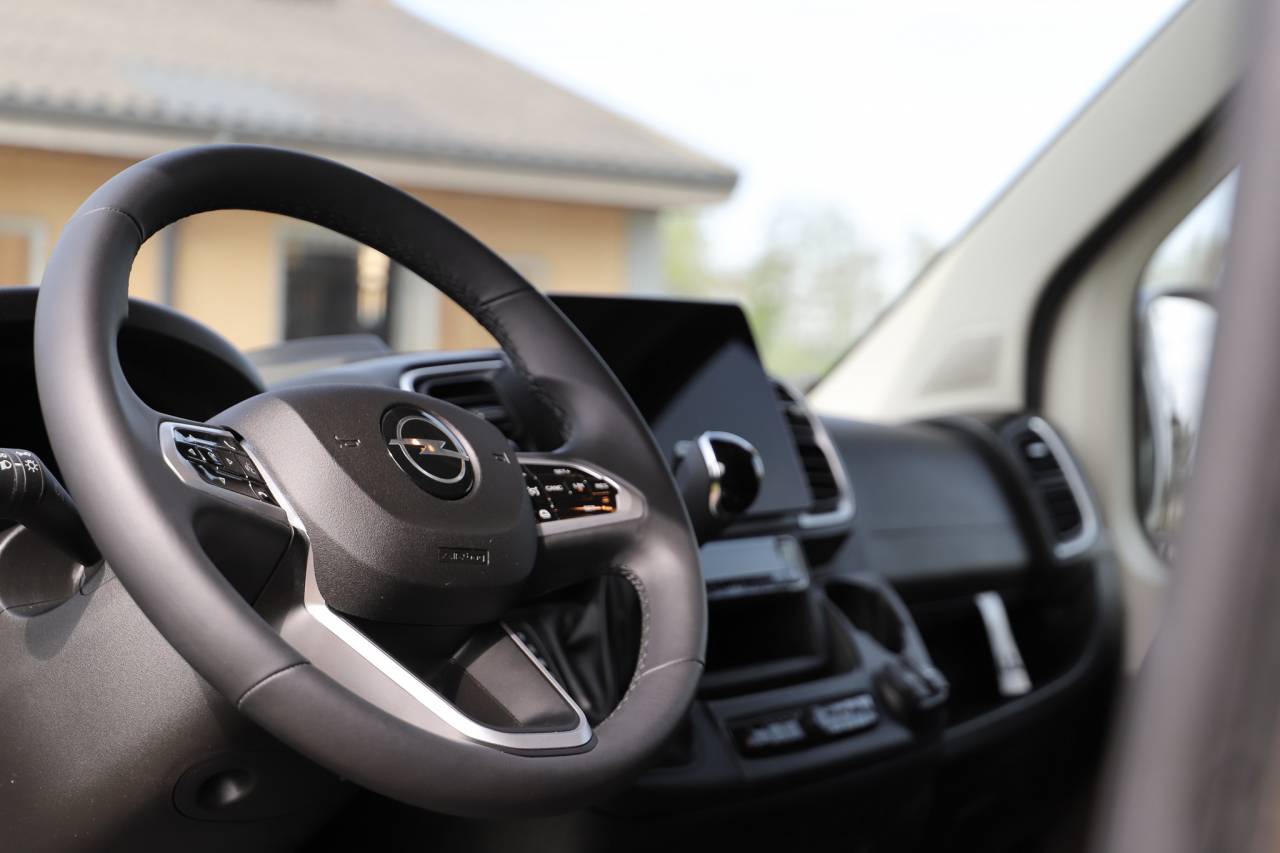 Furgoneta para caballos Krismar  2025 Nuevo