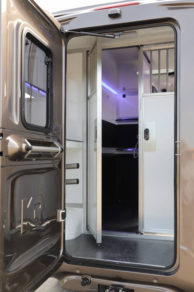 Furgoneta para caballos Krismar  2025 Nuevo