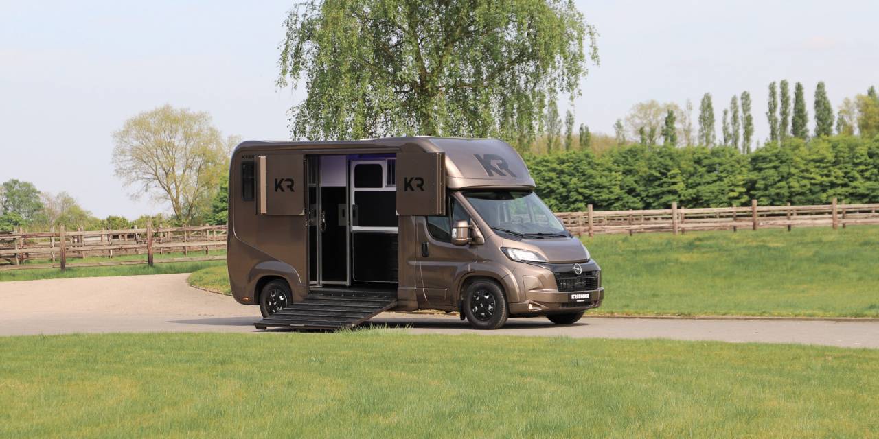 Furgoneta para caballos Krismar  2025 Nuevo