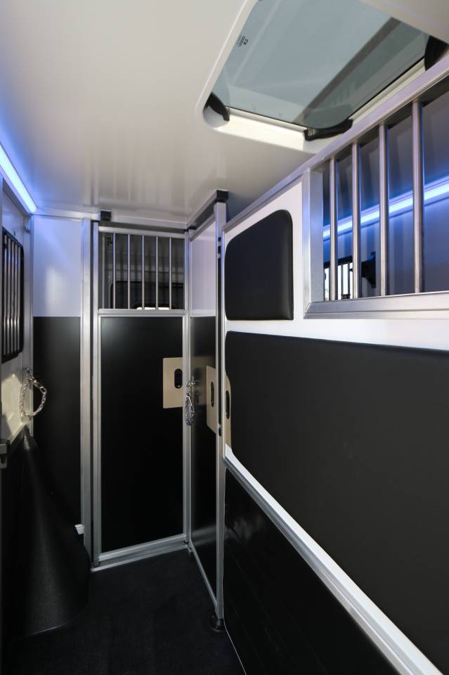 Furgoneta para caballos Krismar  2025 Nuevo