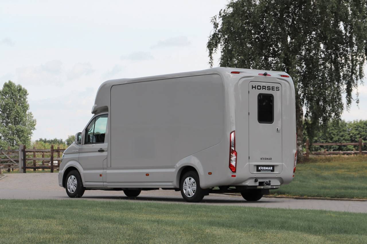 Furgoneta para caballos Krismar  2025 Nuevo