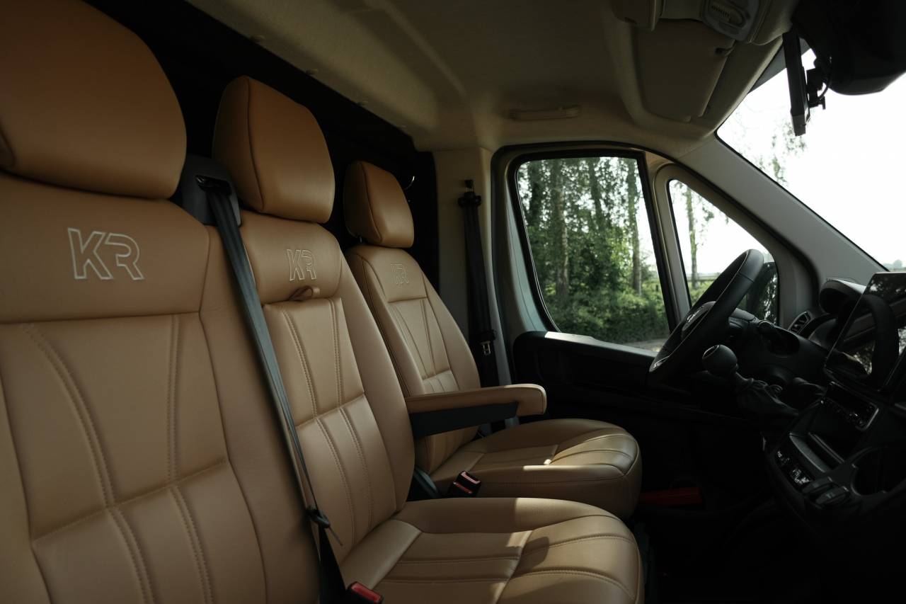 Furgoneta para caballos Krismar  2025 Nuevo