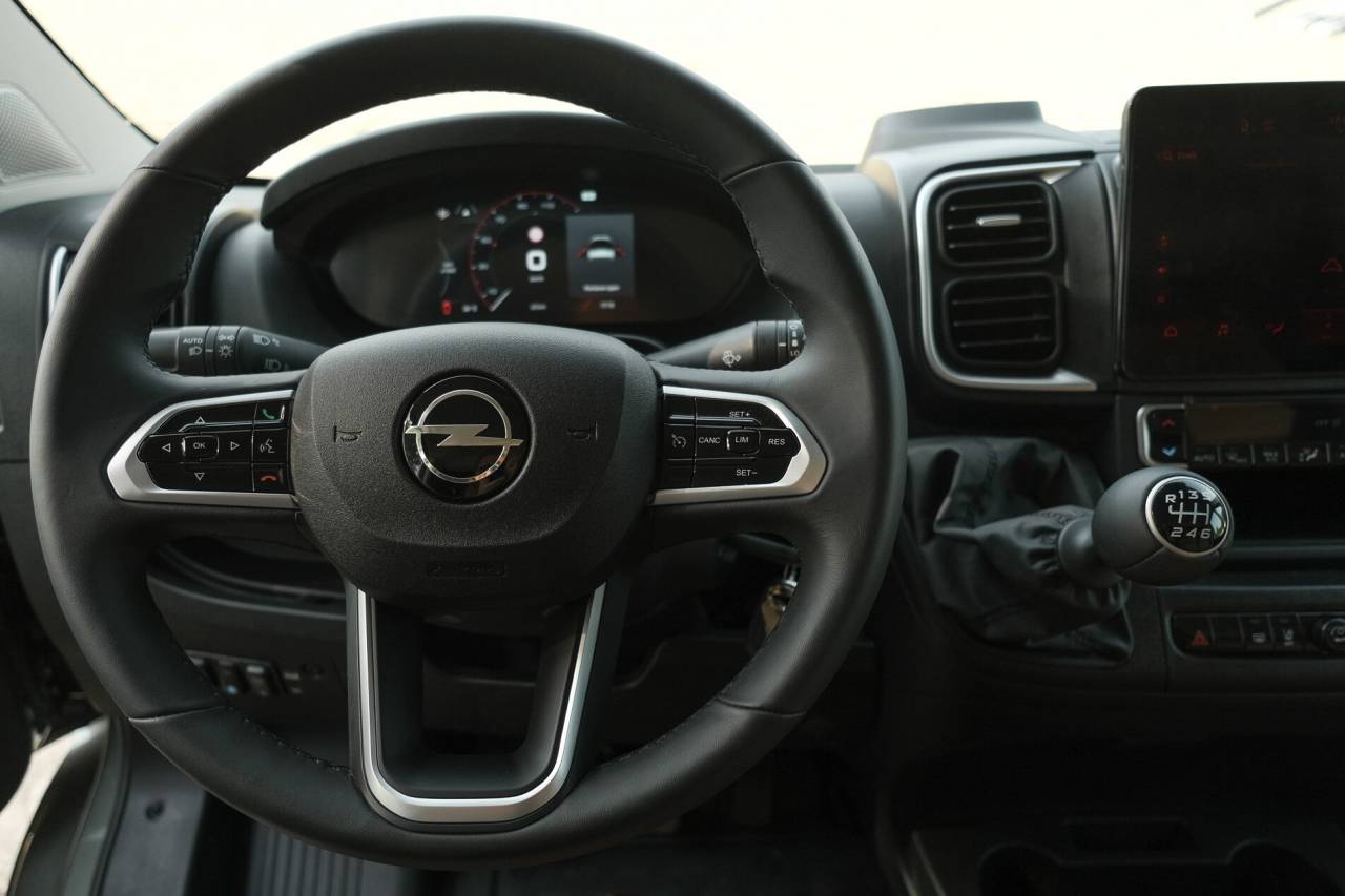 Furgoneta para caballos Krismar  2025 Nuevo