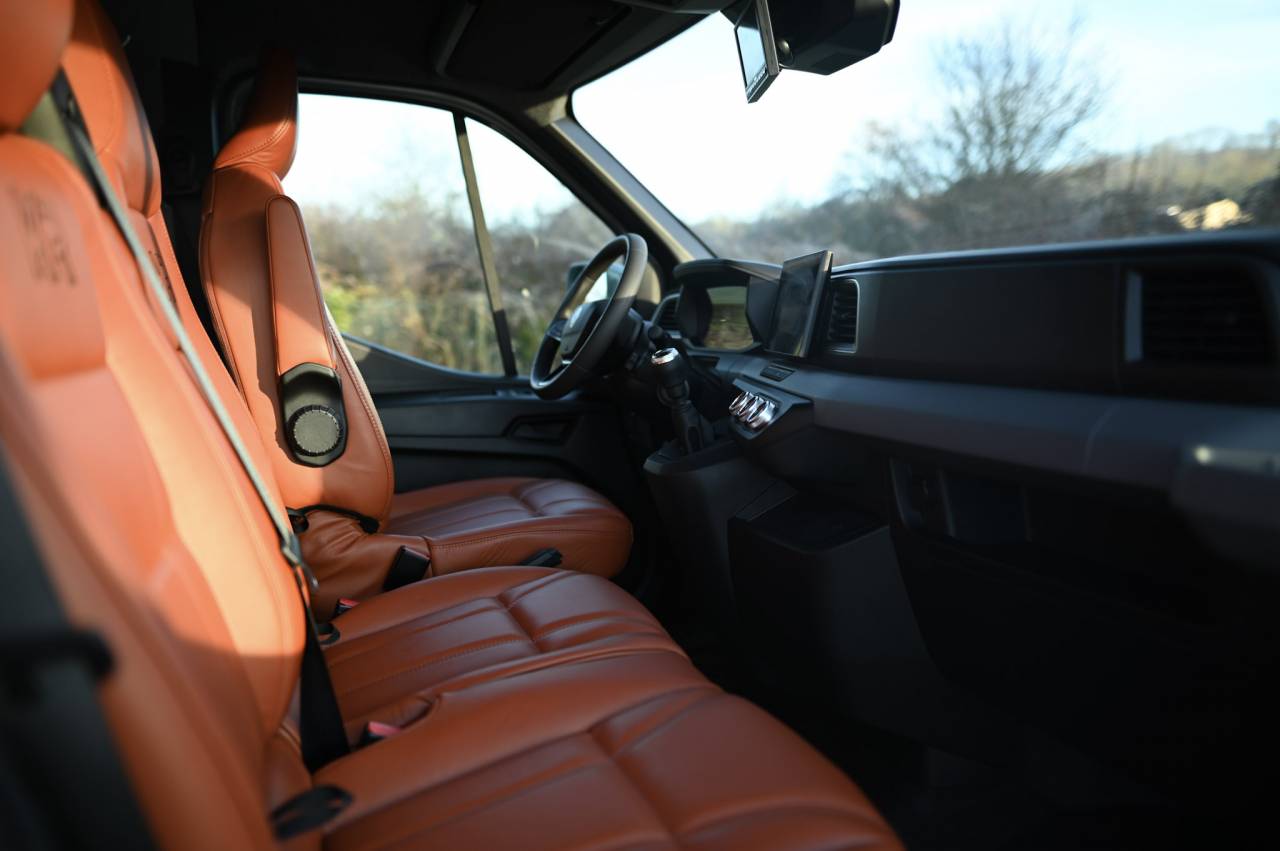 Furgoneta para caballos Krismar  2025 Nuevo