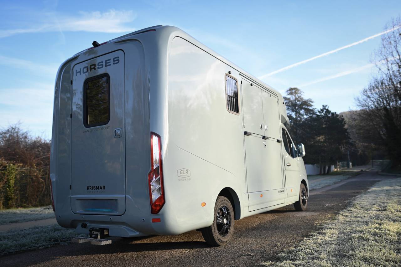 Furgoneta para caballos Krismar  2025 Nuevo