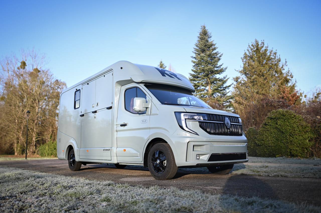 Furgoneta para caballos Krismar  2025 Nuevo