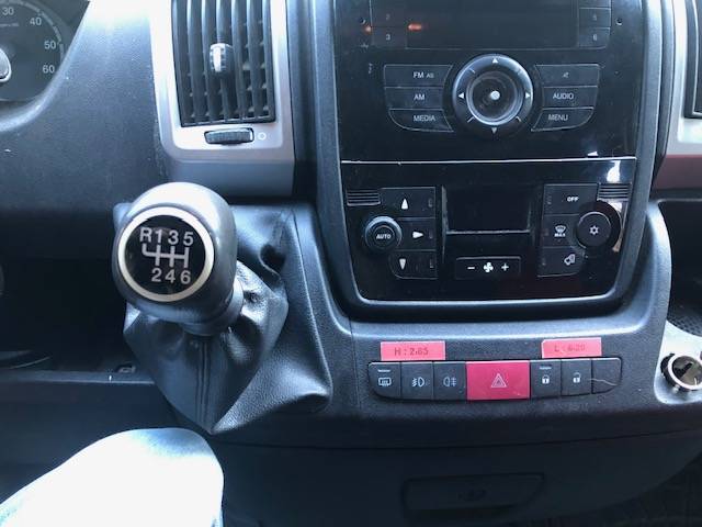 Furgoneta para caballos Trans Box RM 08 2013 De segunda mano