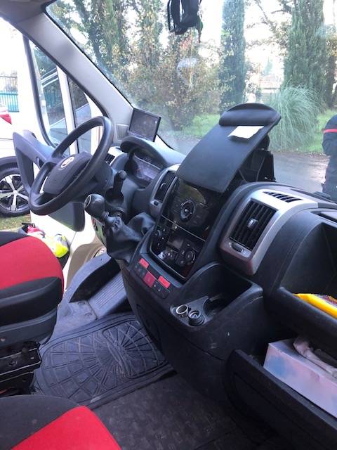 Furgoneta para caballos Trans Box RM 08 2013 De segunda mano