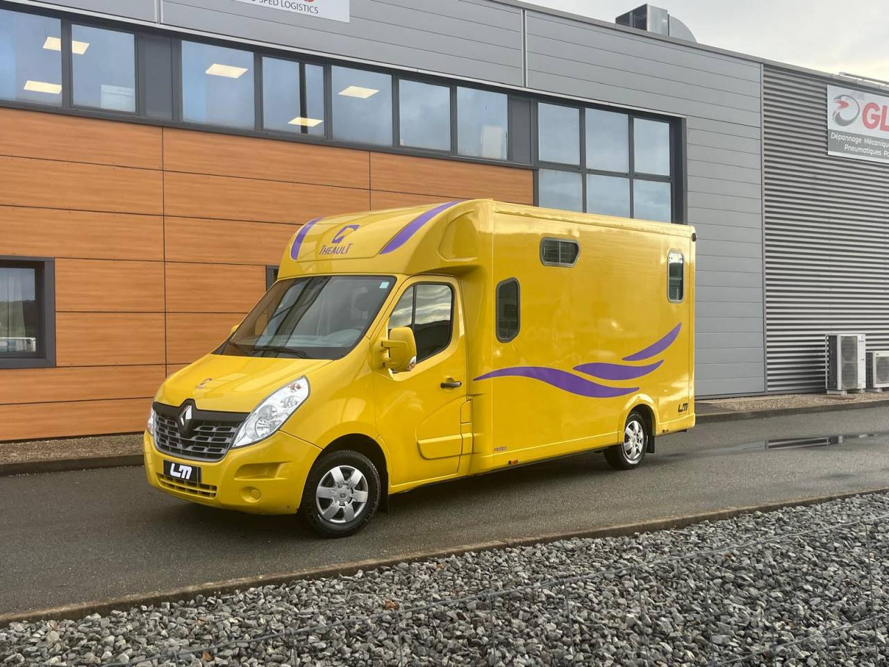 Furgoneta para caballos Theault PROTEO STALLE 5 PLACES 2017 De segunda mano