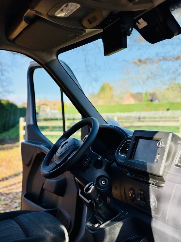 Furgoneta para caballos Opel MOVANO  2020 De segunda mano