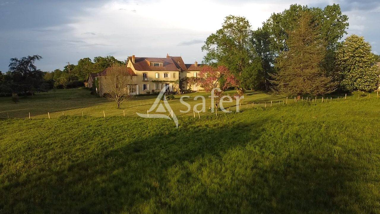 Explotaci&oacute;n agr&iacute;cola En venta Charente