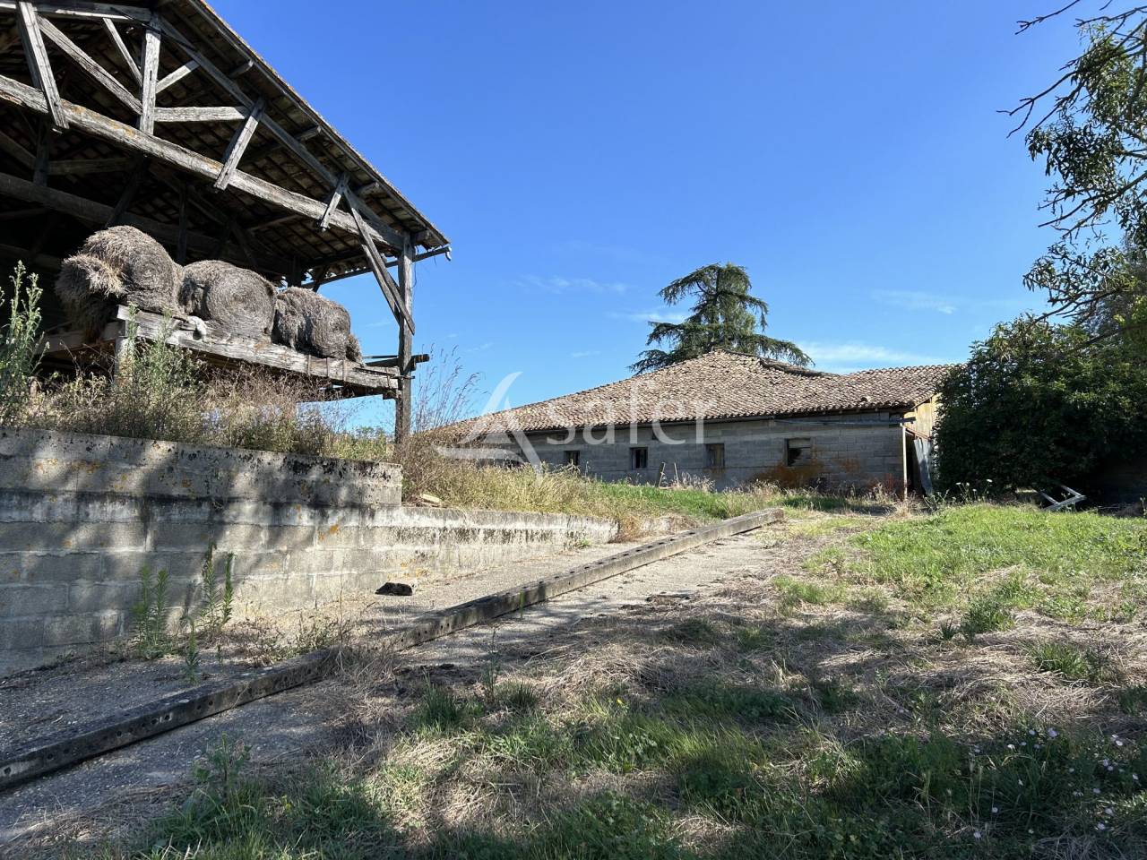 Explotaci&oacute;n agr&iacute;cola En venta Lot y Garona