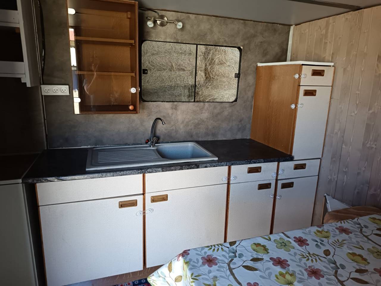 Camión para caballos Renault midlum 2004 De segunda mano