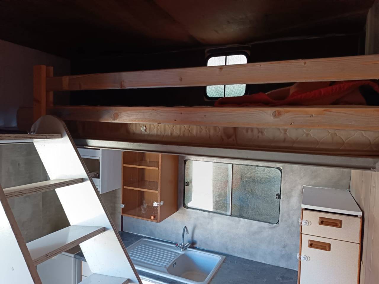 Camión para caballos Renault midlum 2004 De segunda mano