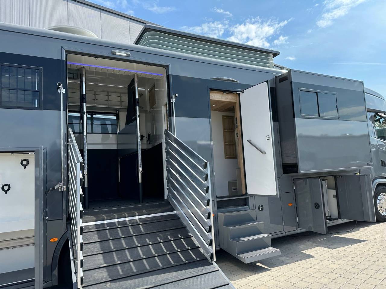 Camión para caballos Scania SCANIA 0 Nuevo