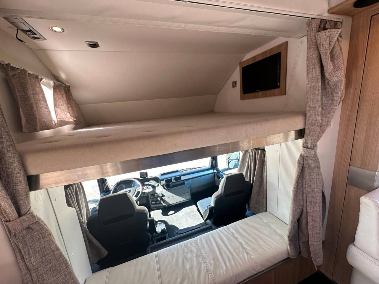 Camión para caballos Man MAN 0 De segunda mano