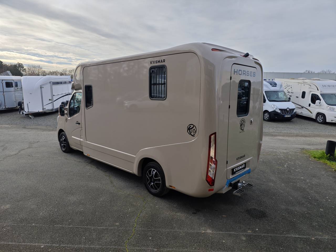 Furgoneta para caballos Krismar Horsebox 2-5 2025 Nuevo