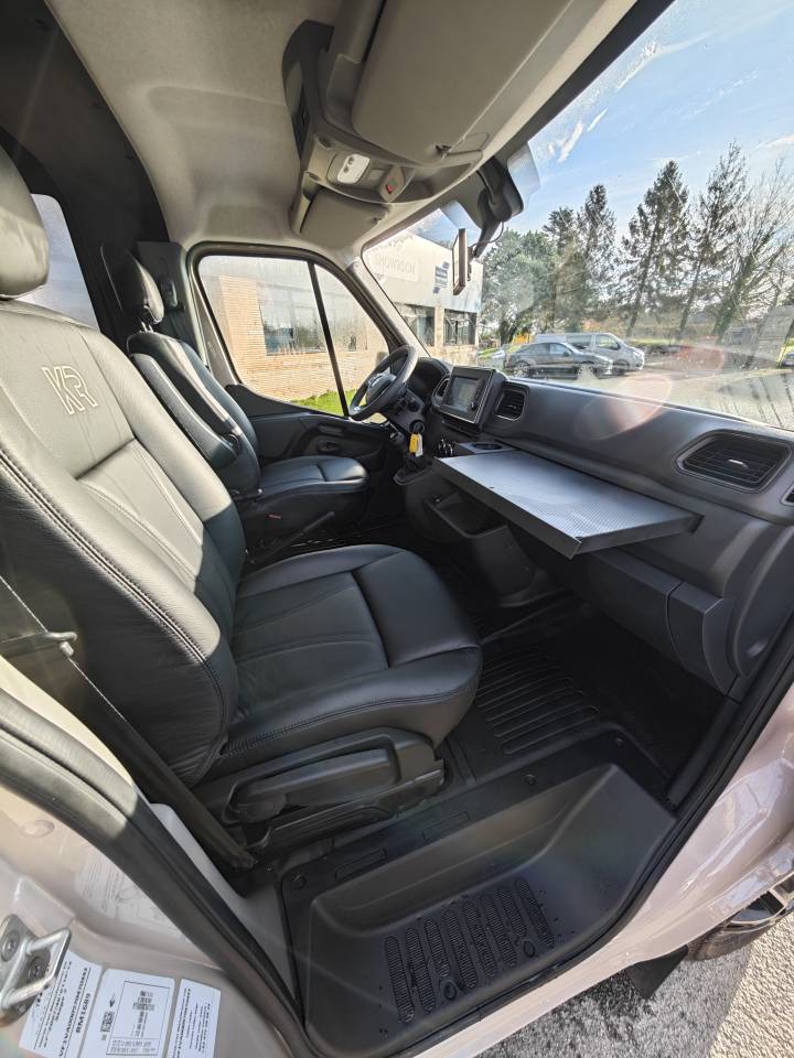 Furgoneta para caballos Krismar Horsebox 2-5 2025 Nuevo