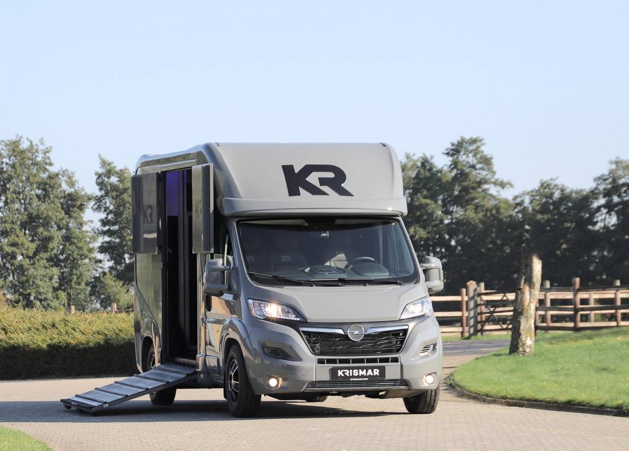 Furgoneta para caballos Krismar Horsebox 2-3 2025 Nuevo