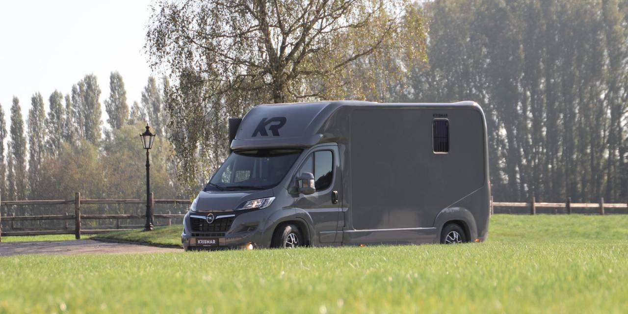 Furgoneta para caballos Krismar Horsebox 2-3 2025 Nuevo
