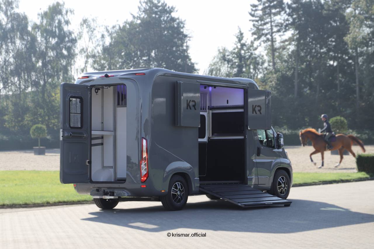 Furgoneta para caballos Krismar Horsebox 2-3 2025 Nuevo