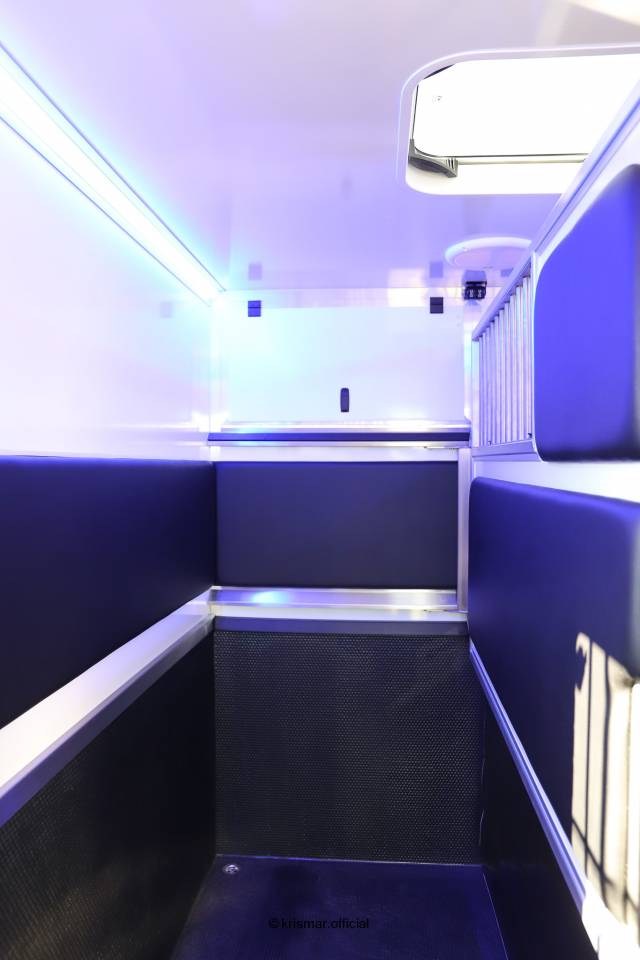 Furgoneta para caballos Krismar Horsebox 2-3 2025 Nuevo