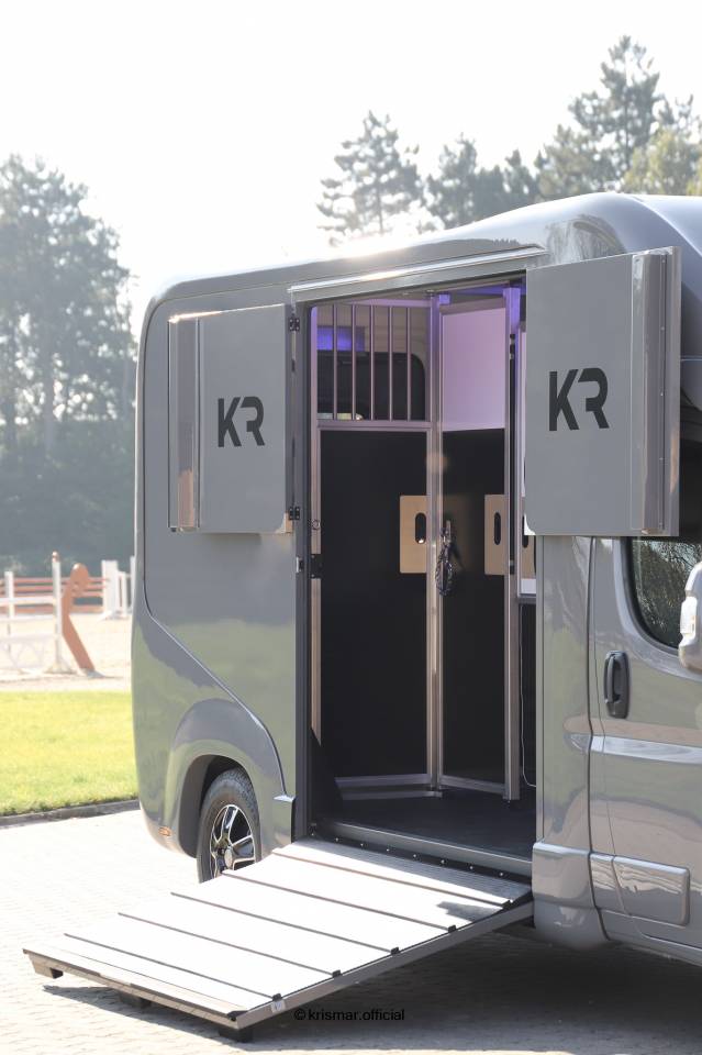 Furgoneta para caballos Krismar Horsebox 2-3 2025 Nuevo