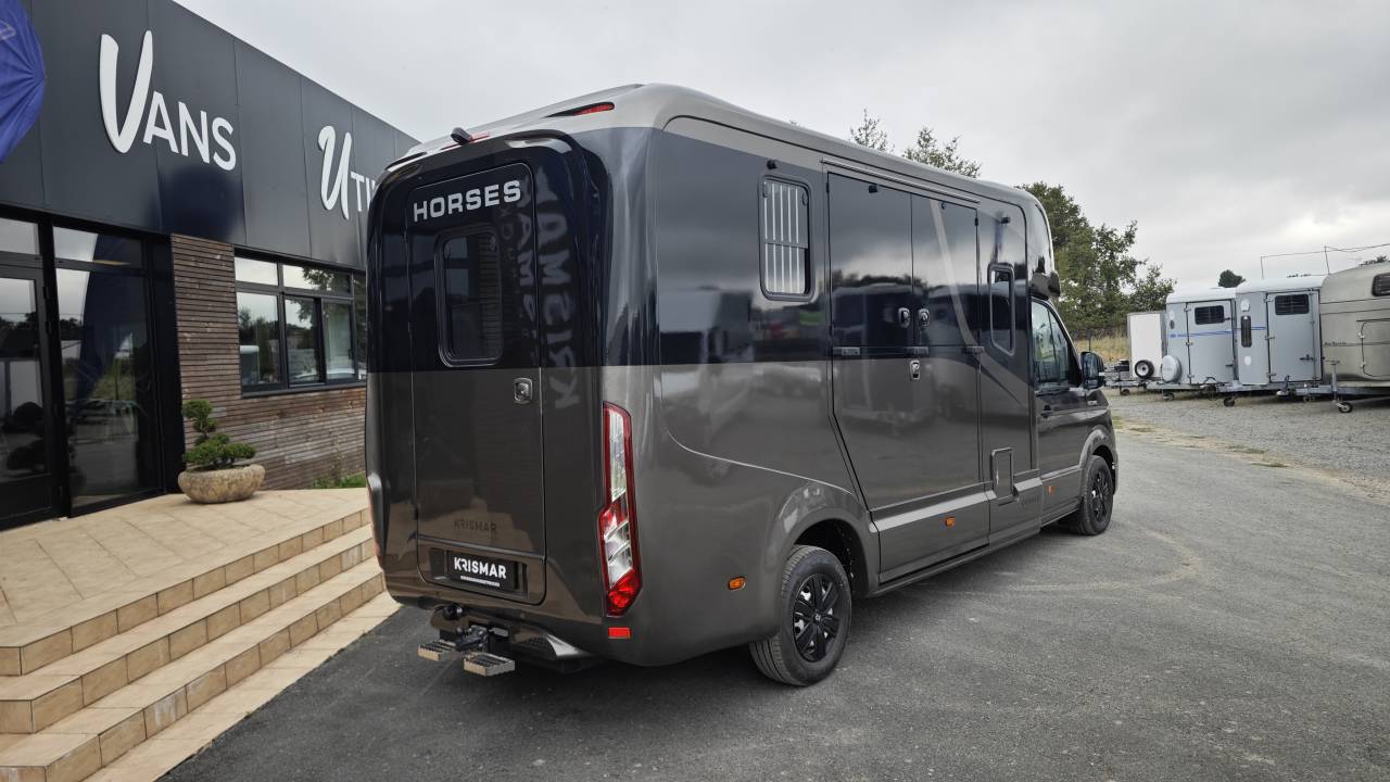 Furgoneta para caballos Krismar Man TGE Horsebox 5-2 2025 Nuevo