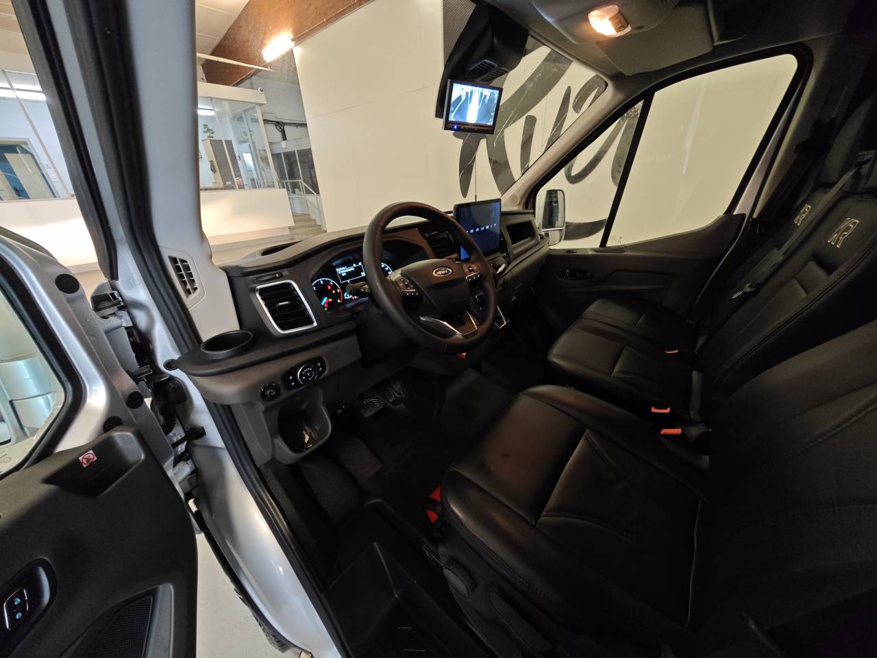 Furgoneta para caballos Krismar Transit Horsebox 2-3 2025 Nuevo