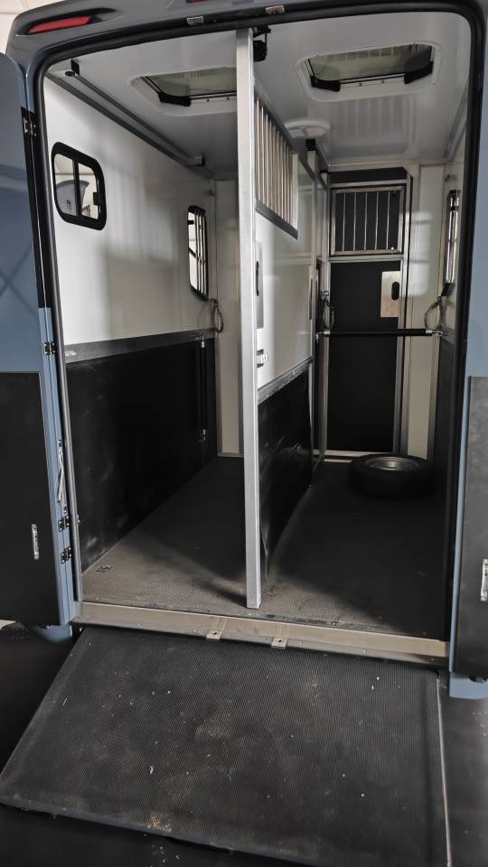 Van caballos - Otra marca - Krismar stalles 2h 2.5 2 Caballos 2025 Nuevo