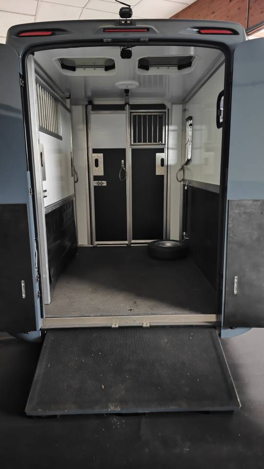 Van caballos - Otra marca - Krismar stalles 2h 2.5 2 Caballos 2025 Nuevo