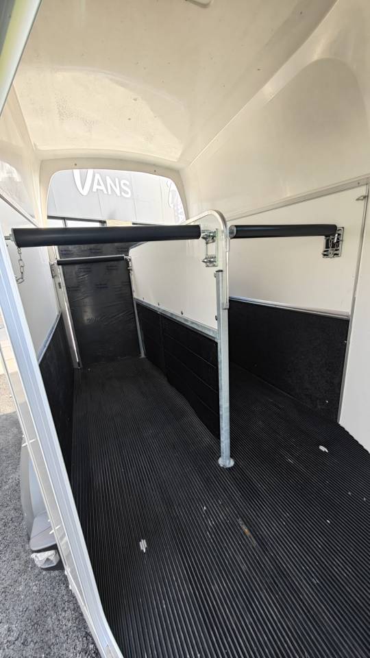 Van caballos Ifor Williams HBEco 506 2 Caballos 2026 Nuevo