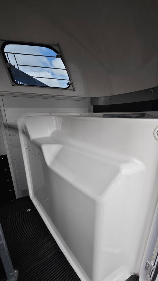 Van caballos Ifor Williams Hbe 506 2 Caballos 2025 Nuevo