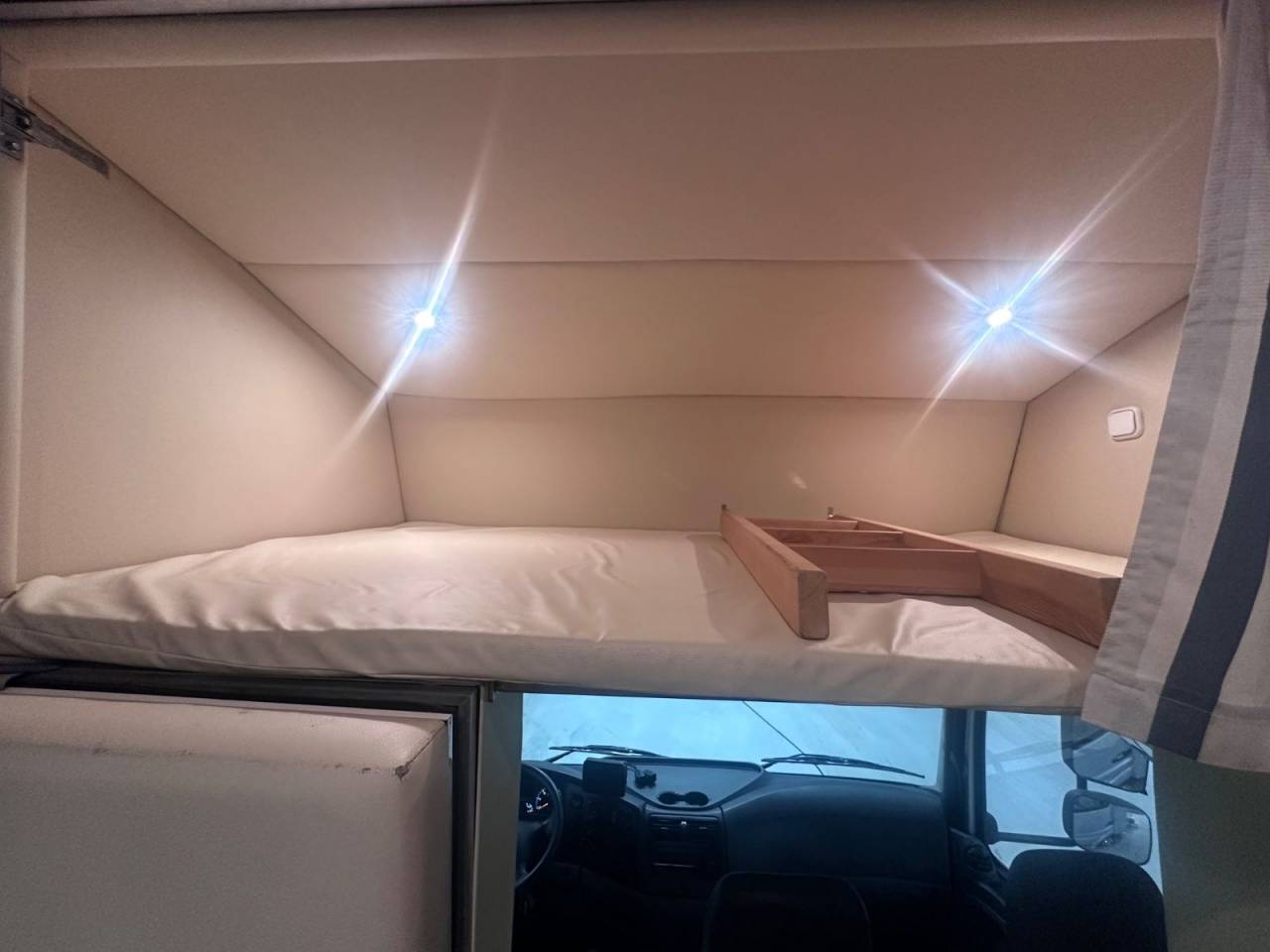 Camión para caballos Mercedes MERCEDES-BENZ 0 De segunda mano